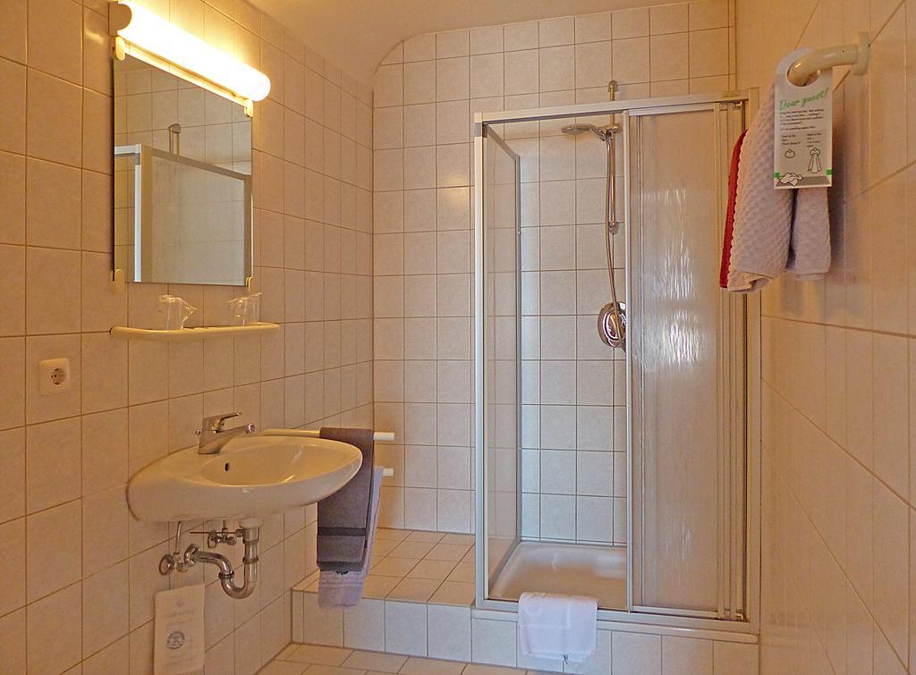 Hotel-Restaurant Schwyzerhuesli Viernheim Chambre photo