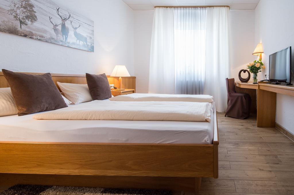 Hotel-Restaurant Schwyzerhuesli Viernheim Extérieur photo
