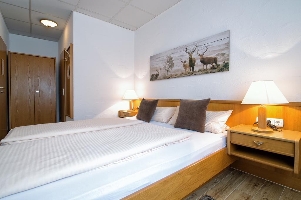 Hotel-Restaurant Schwyzerhuesli Viernheim Extérieur photo